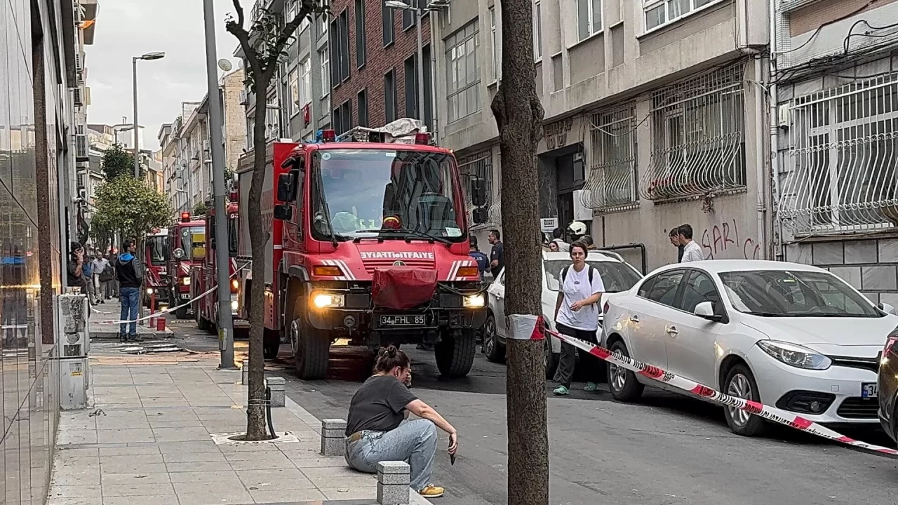 Şişli'de apartman yangını: Yaşlı kadın can verdi
