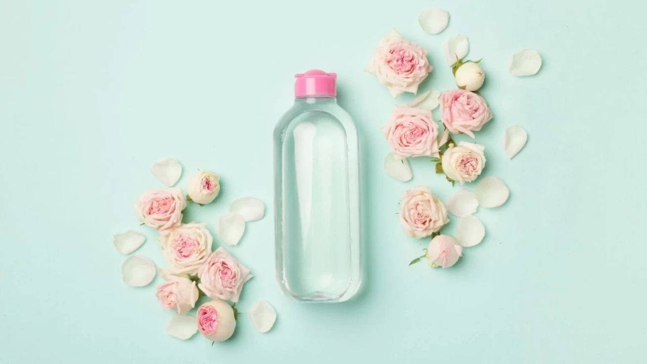 Canlı taze ışıltılı: Son zamanların yeni gözdesi gül suyunun cilde faydaları