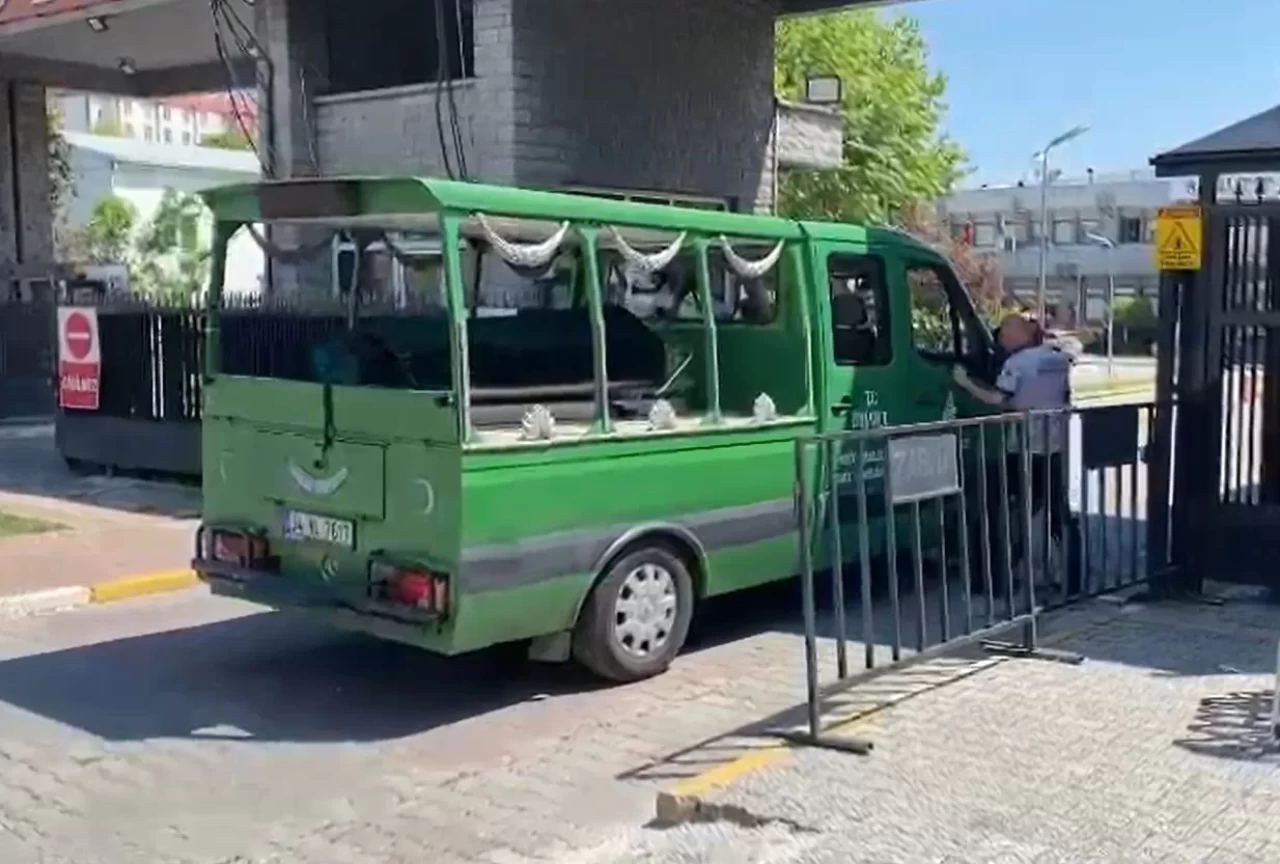 Kaçırmak istediği eski eşi tarafından öldürülen Bahar Aksu’nun cenazesi Adli Tıp Kurumu’ndan alındı