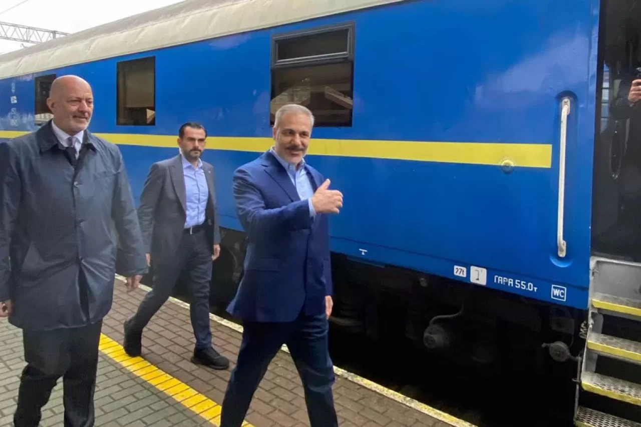 Bakan Fidan'dan savaşın kalbine diplomasi atağı