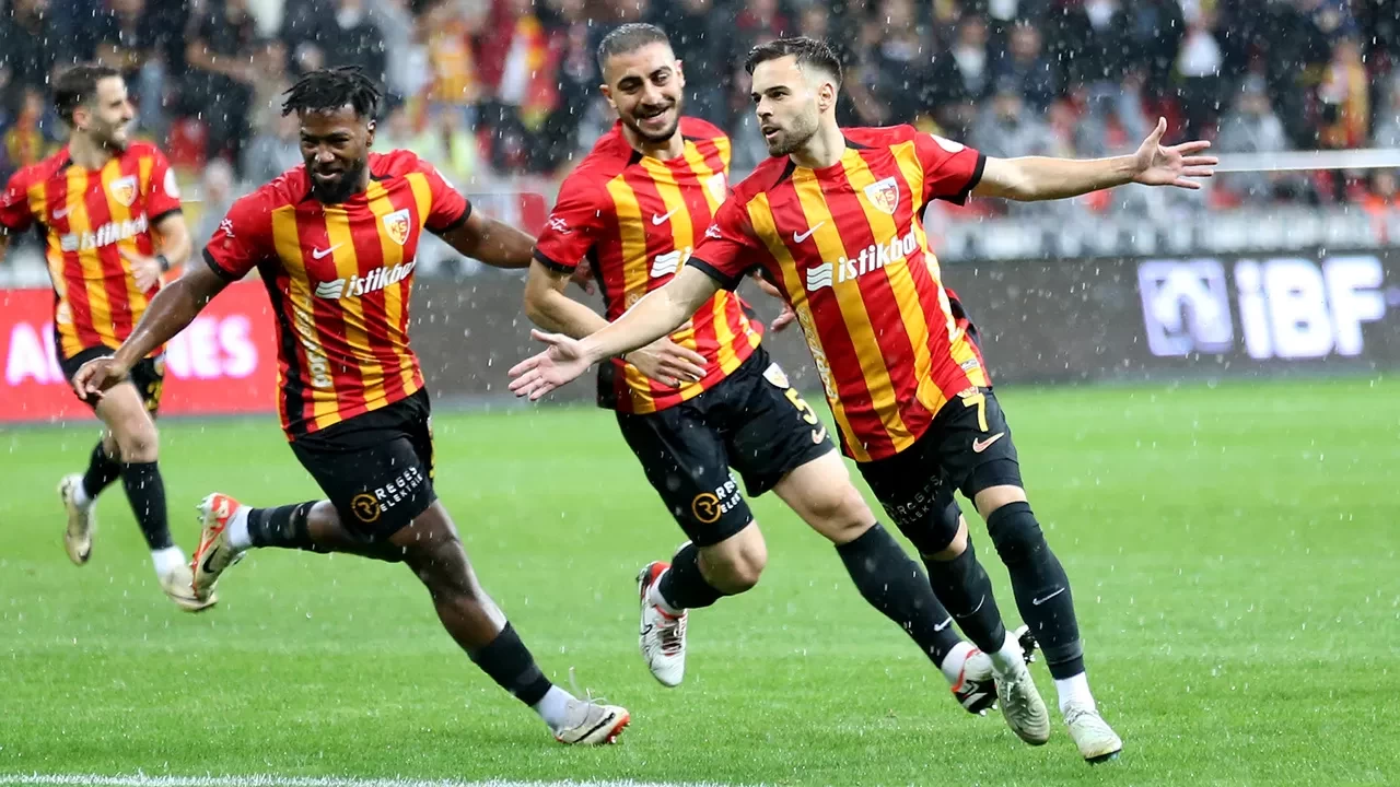 Kayserispor, 3 puanı 3 golle aldı | Süper Lig'de Kayserispor 3-1 Antalyaspor