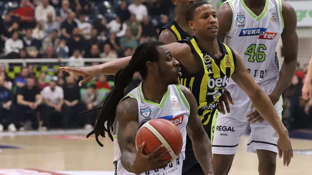 Merkezefendi Basket, Fenerbahçe’yi farklı geçti | Basketbol Süper Ligi'nde Merkezefendi Basket 79-63 Fenerbahçe