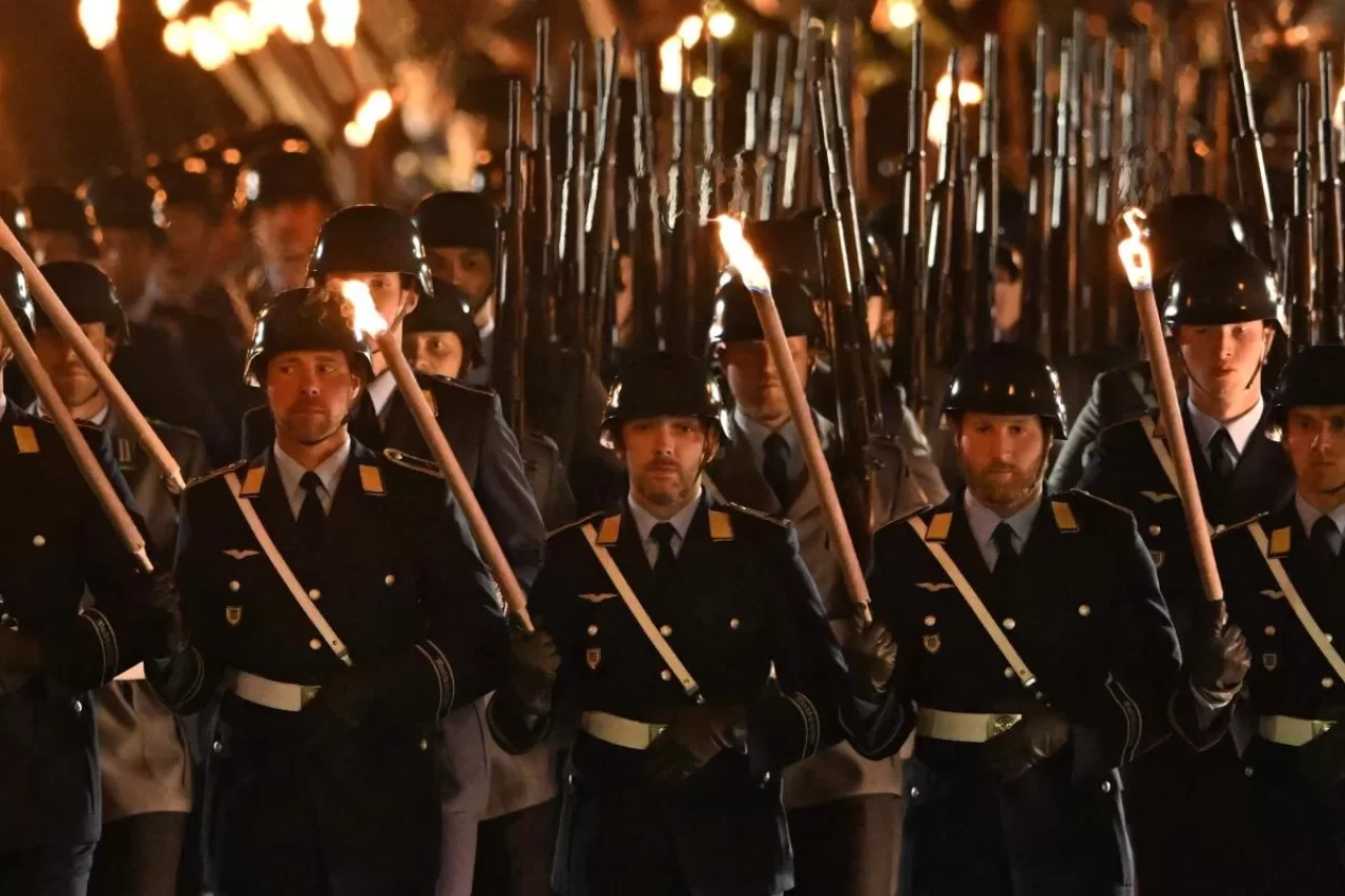 Alman Şansölyesi Scholz için askeri veda töreni