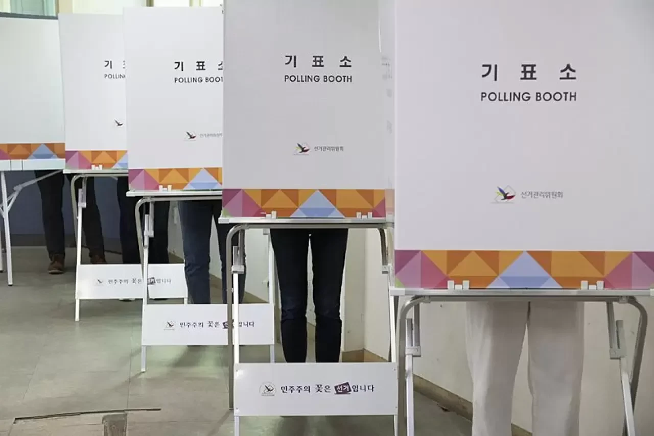 Güney Kore'de 3 Haziran'daki başkanlık seçimine erken oy verme sürecinde rekor katılım