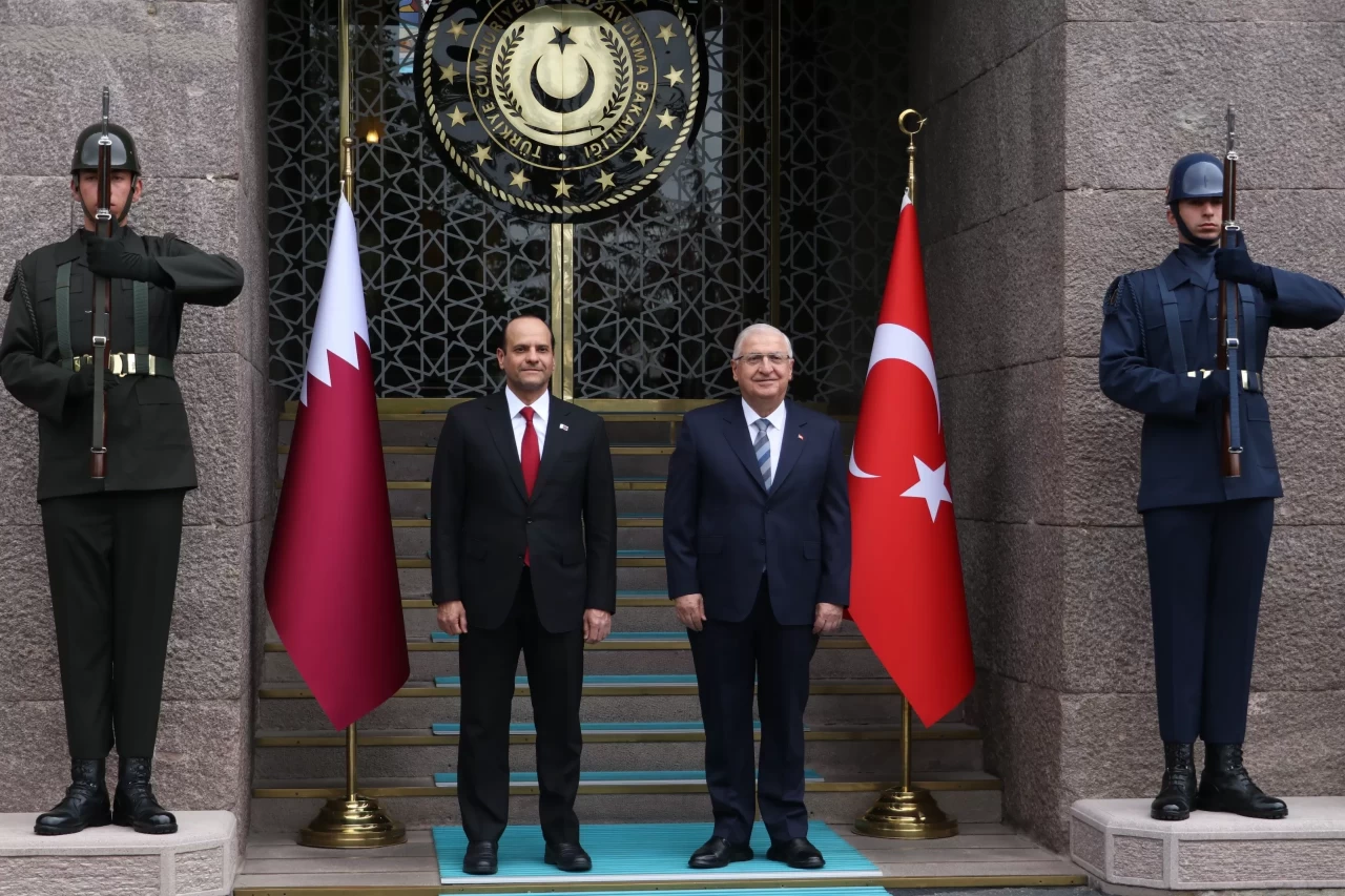 Bakan Güler Katar Savunma İşlerinden Sorumlu Devlet Bakanı Al Sani ile bir araya geldi