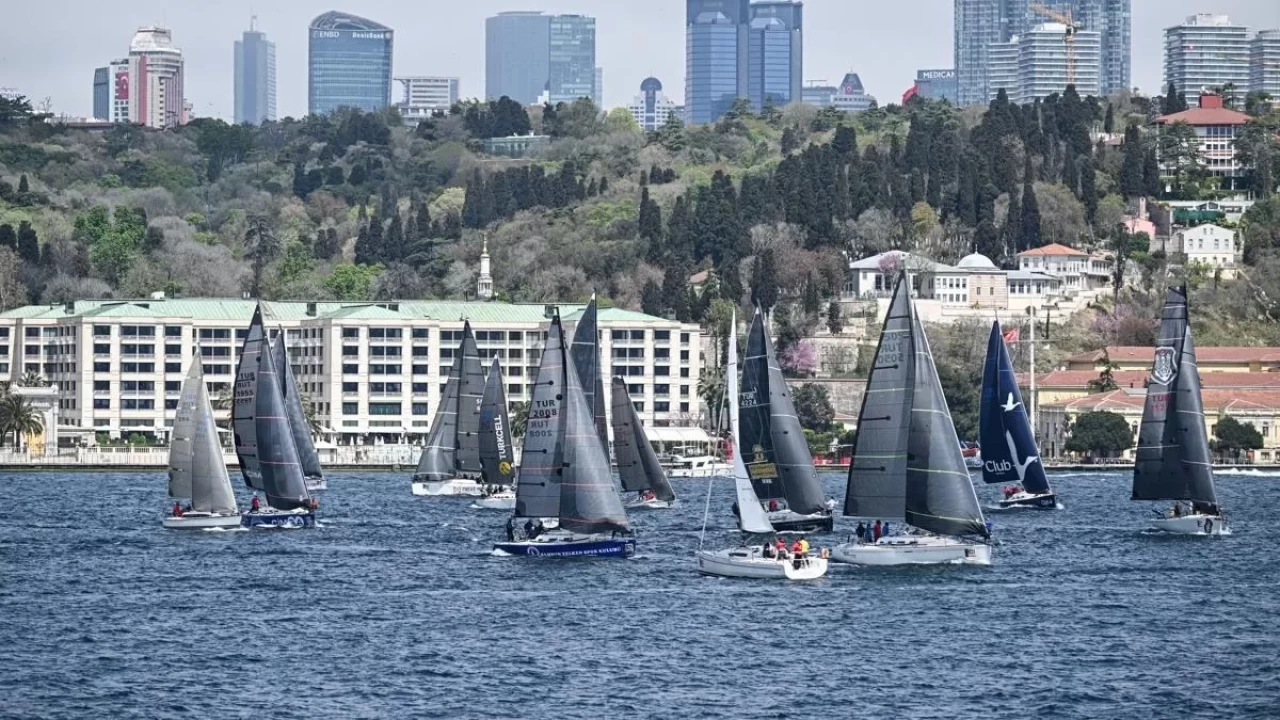 Cumhurbaşkanlığı 6.Uluslararası Yat Yarışları Samsun etabı başladı! Yelkenciler Bandırma Vapuru'nun izinde