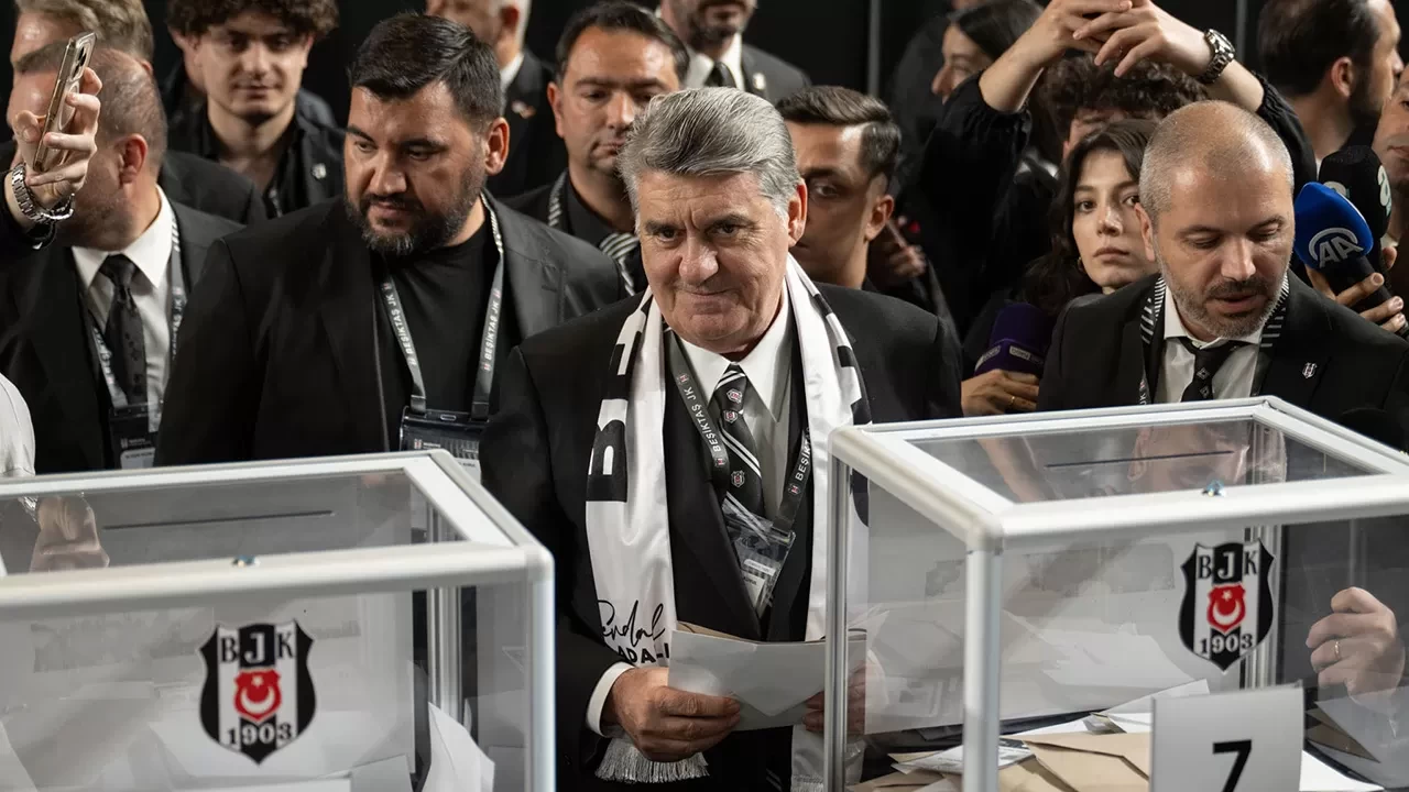 Beşiktaş’ta Serdal Adalı yeniden başkan seçildi