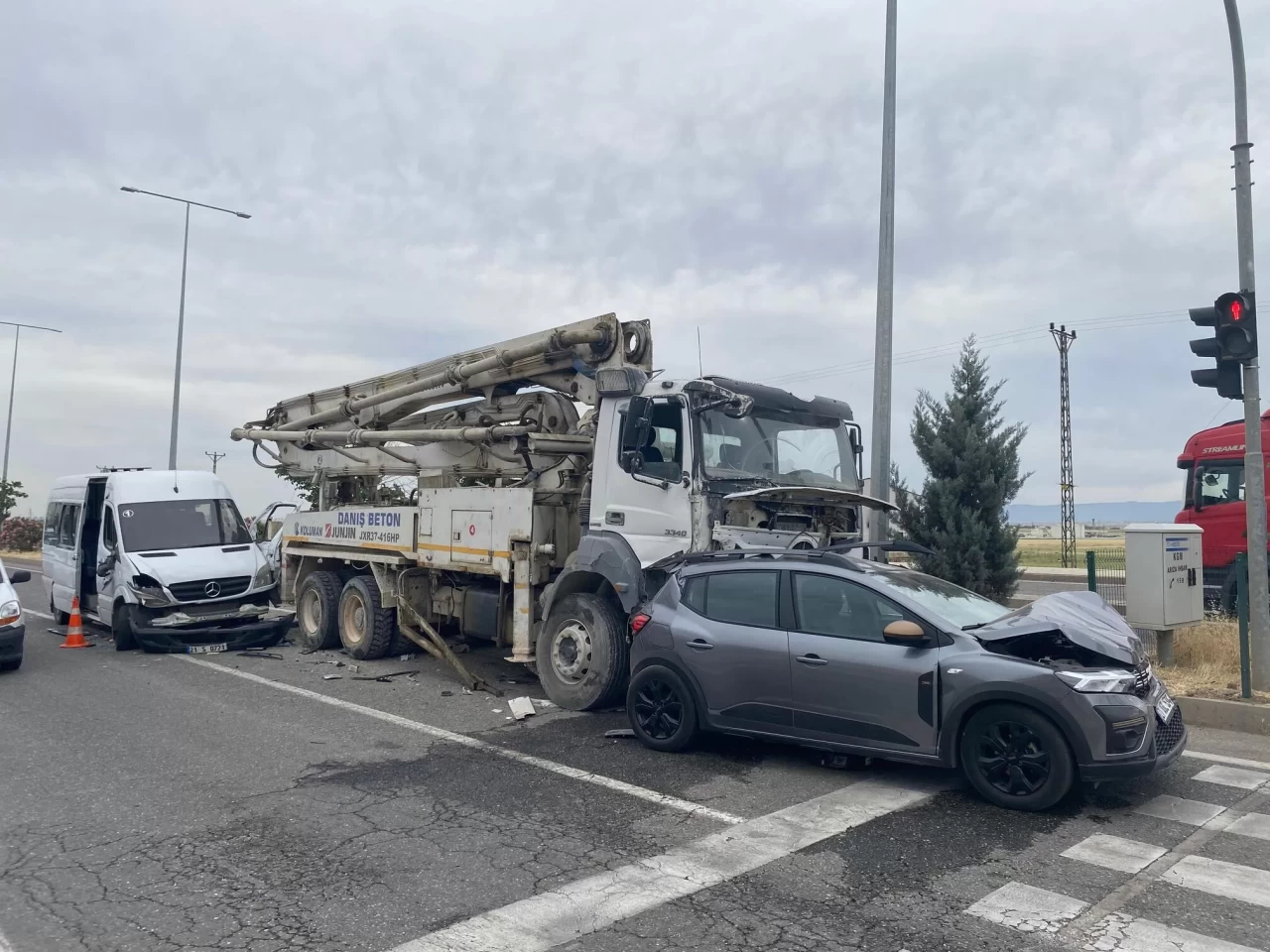 Diyarbakır'da zincirleme kaza: 11 yaralı!