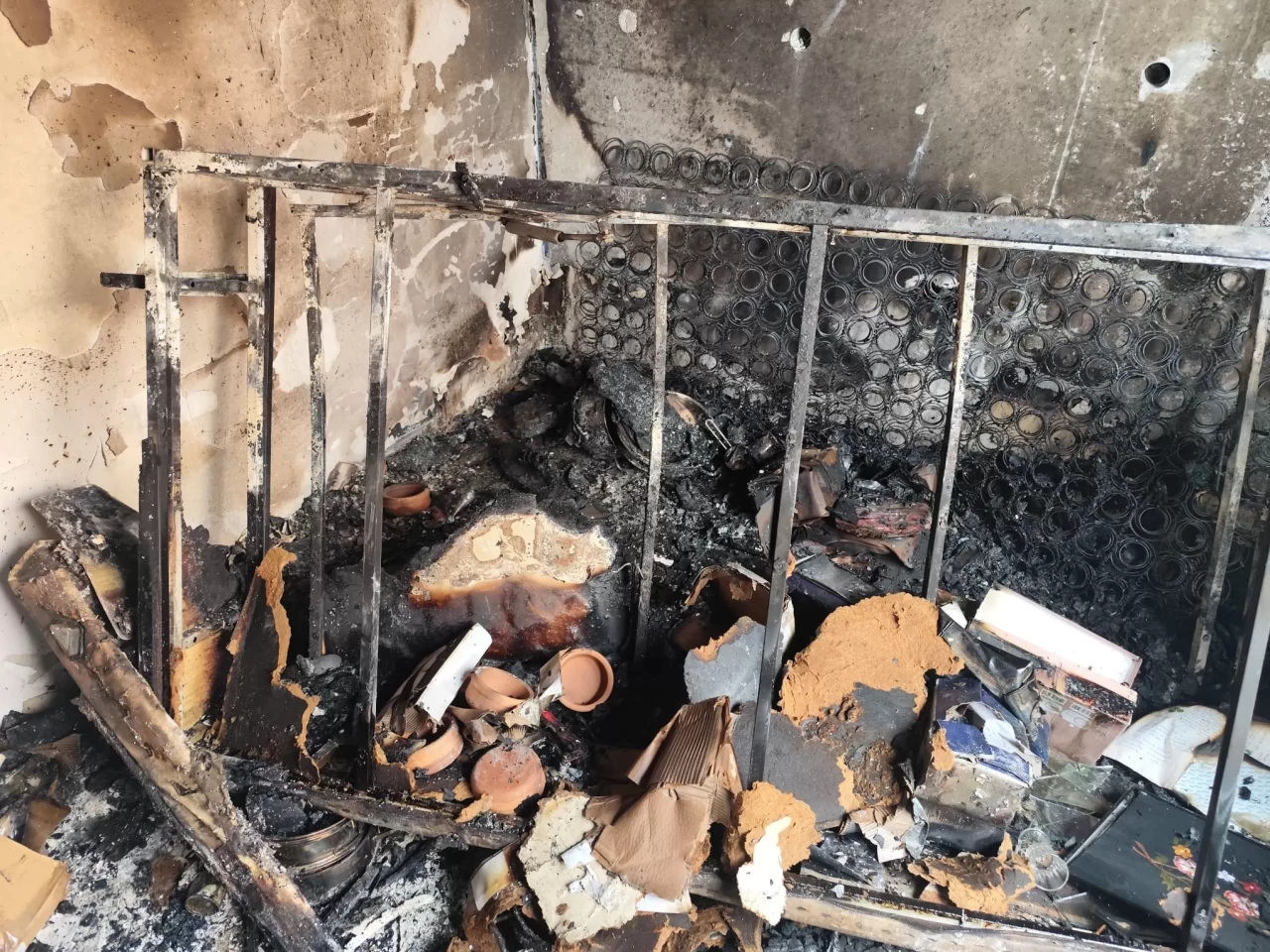 Yangında çakmak doldurma tüpleri patladı: 1 yaralı