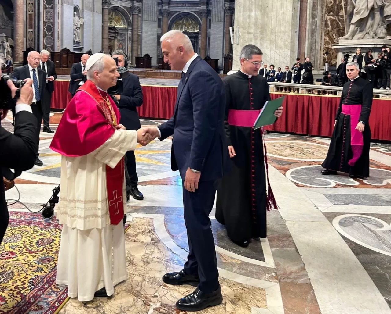 Vatikan'da Papa 14. Leo için göreve başlama töreni düzenlendi