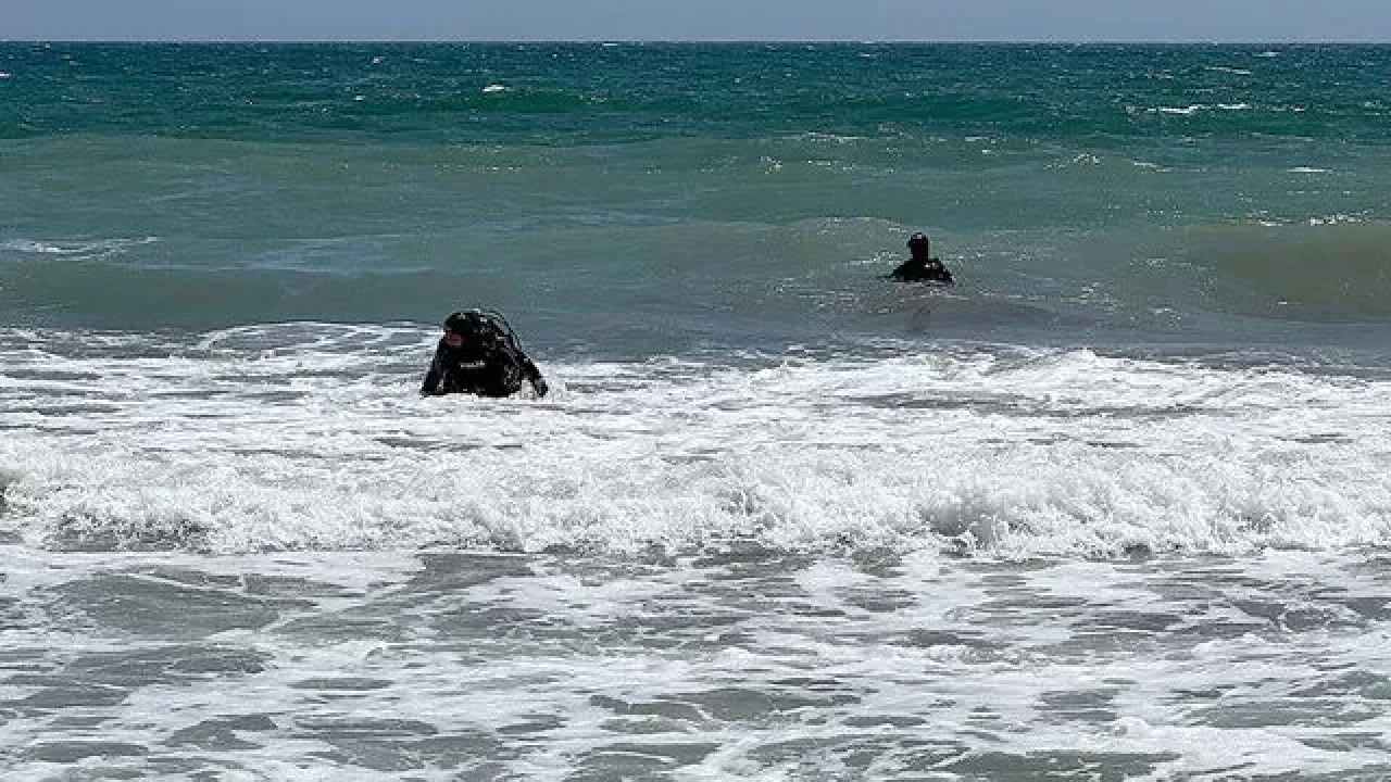 Mersin'de serinlemek için denize giren genç boğuldu
