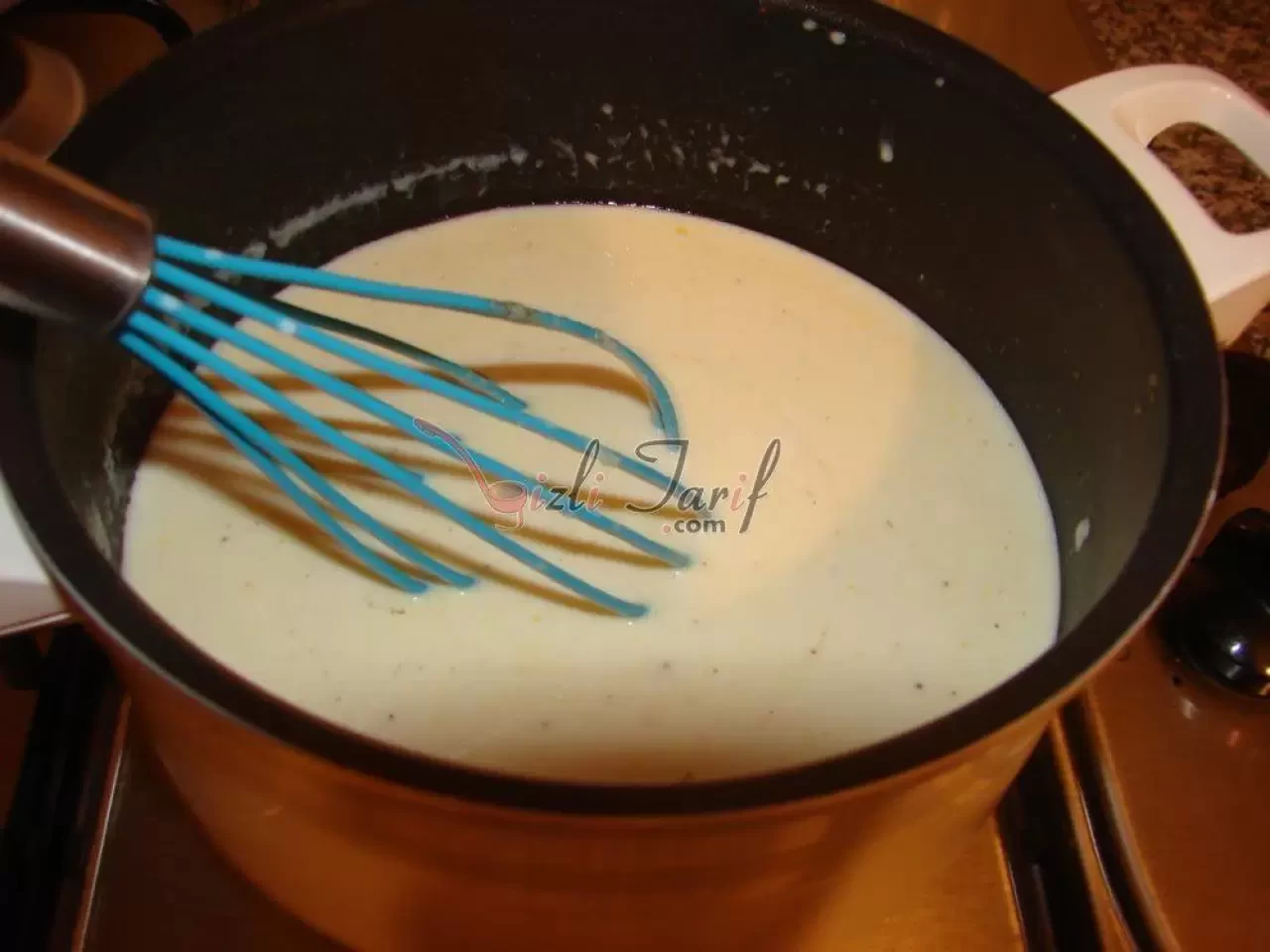 Beşamel Sos Tarifi: Klasik ve Lezzetli Sosun Yapımı!