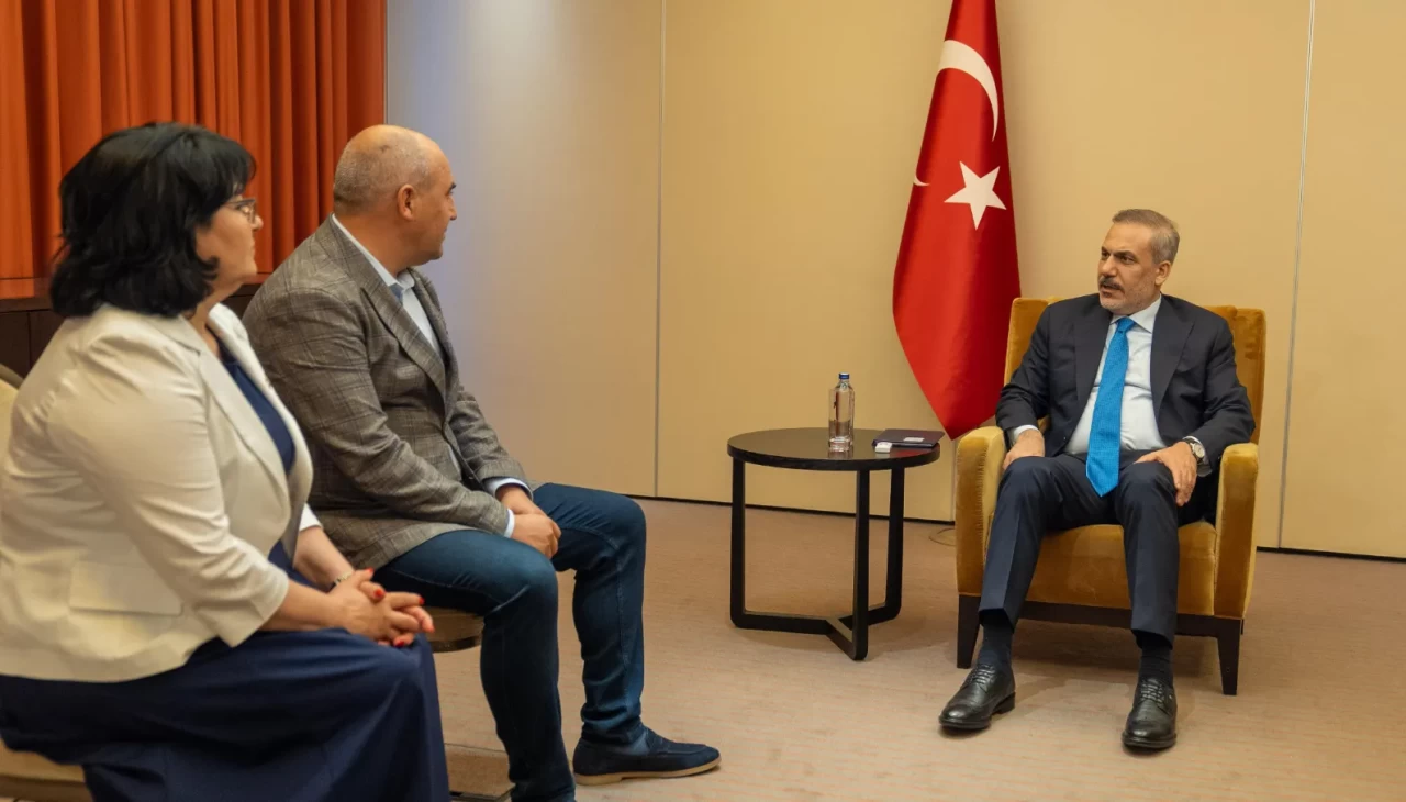 Bakan Fidan, Gagauz Türkleri temsilcileri ile bir araya geldi