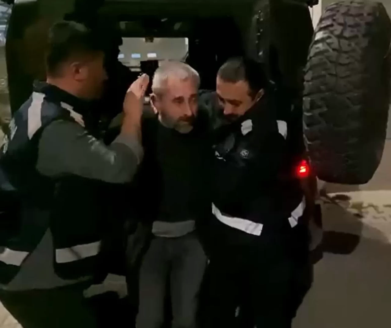 Kardeşini tıraş olurken ensesinden vurarak öldüren ağabey, yakalandı