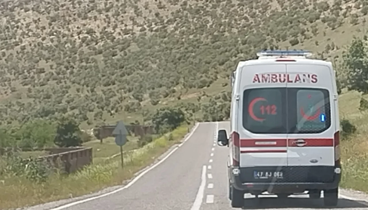 Takla atan otomobildeki Mustafa öldü, anne ve babası yaralandı