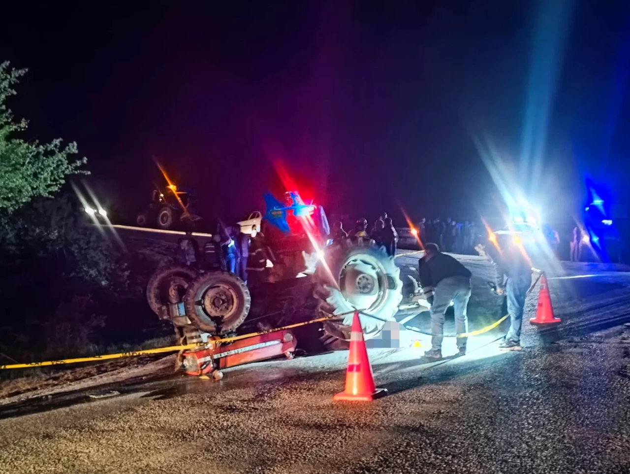 Çorum'da devrilen traktörün sürücüsü hayatını kaybetti