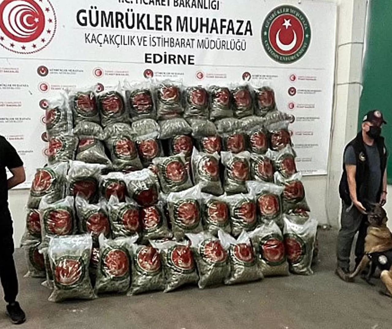 Milyonluk kaçak sigara ve uyuşturucu ele geçirildi!