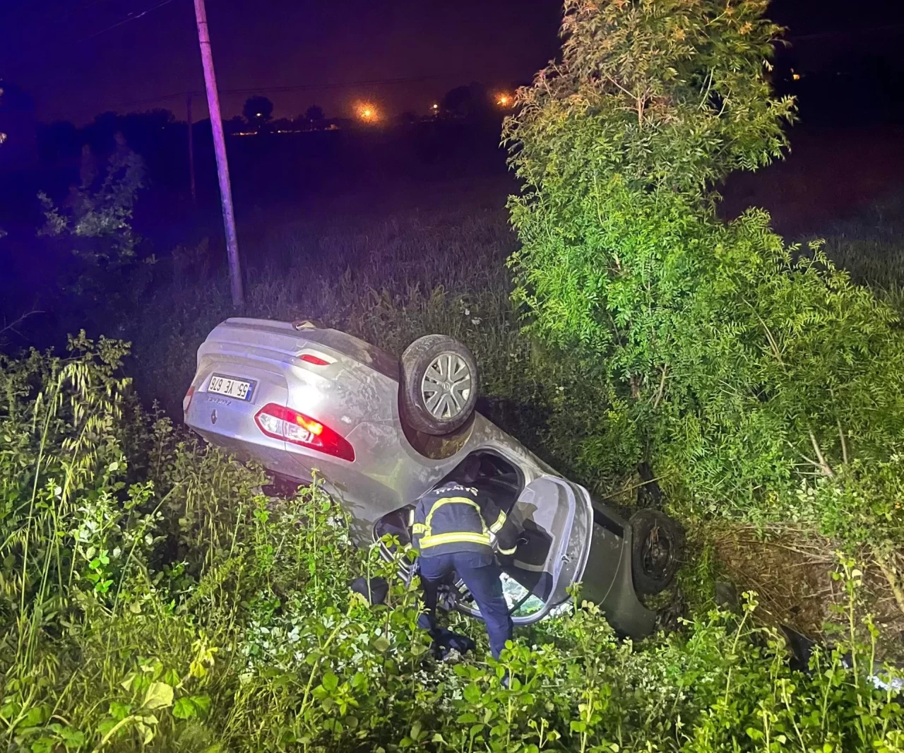 Samsun'da otomobil tarlaya devrildi:  1 yaralı