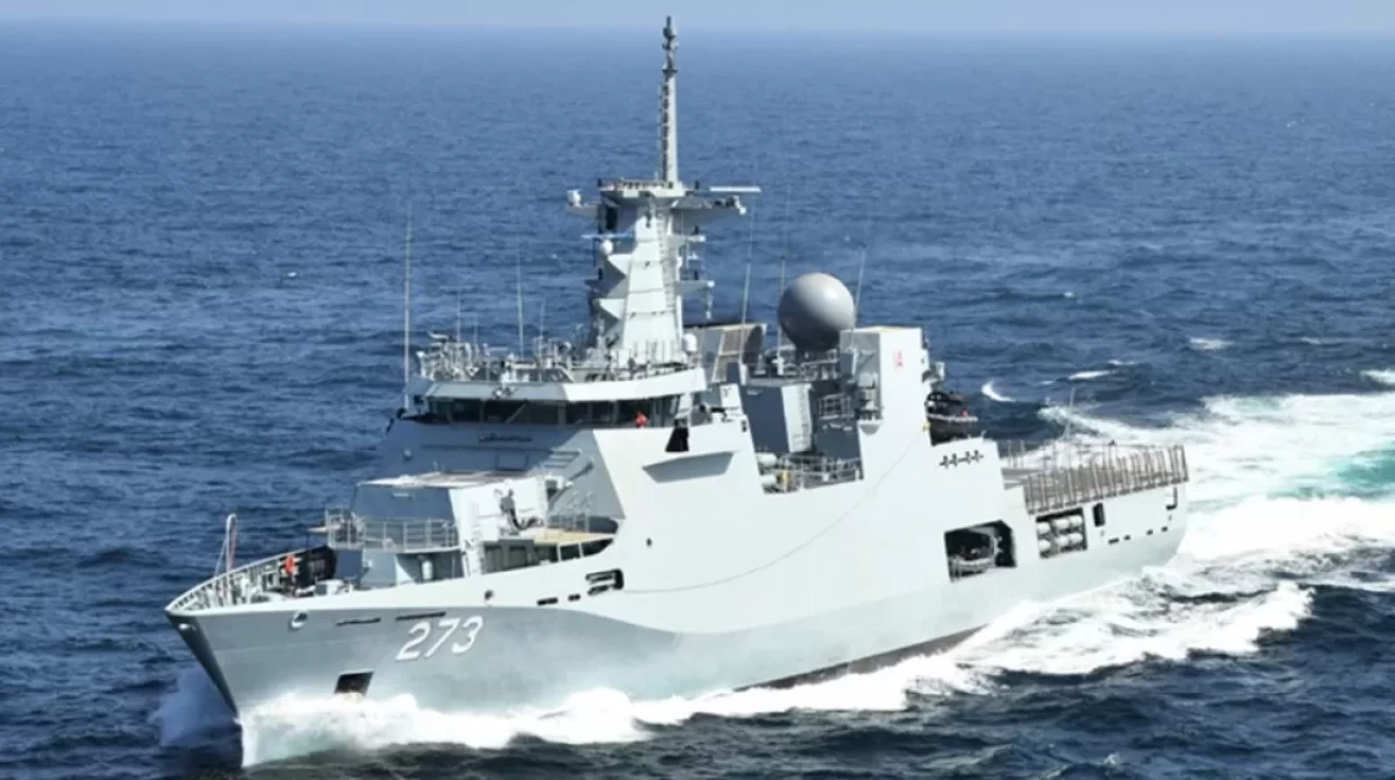 Türk savaş gemisi TCG BÜYÜKADA Pakistan’da