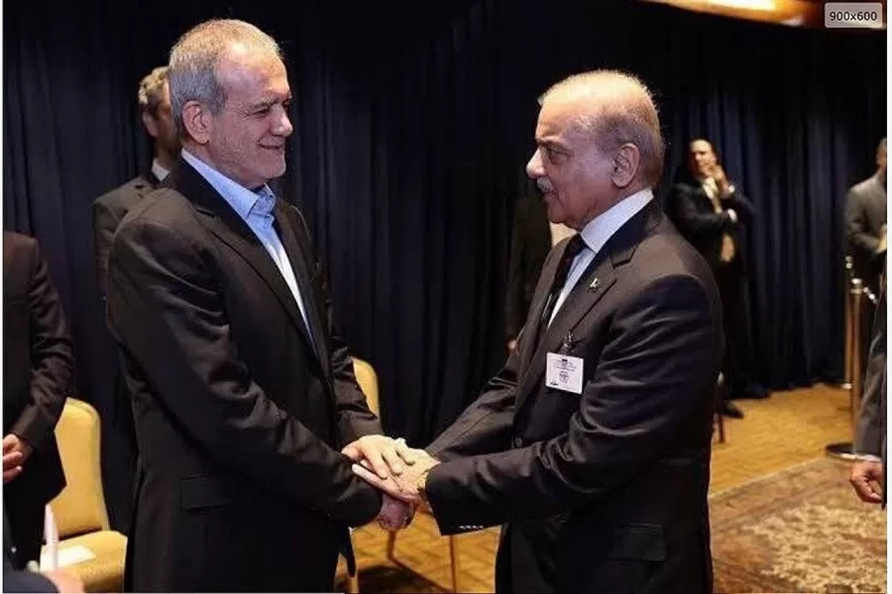 İran Cumhurbaşkanı ve Pakistan Başbakanı, Tahran'da buluştu