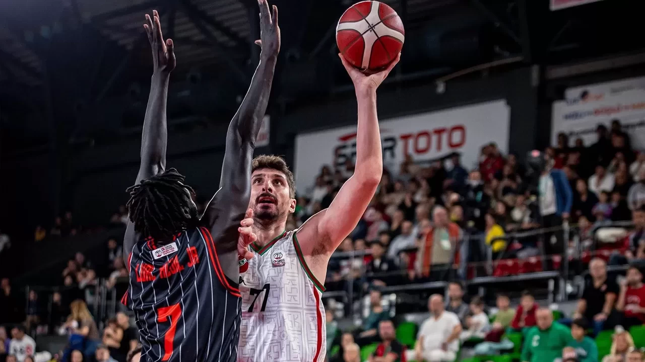 Karşıyaka’nın deneyimli pivotu Muhsin Yaşar, Galatasaray Basketbol Takımı ile anlaştı