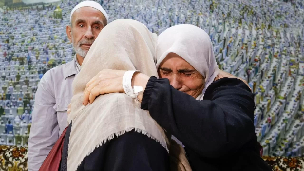 25 yıldır konuşmayan iki komşu barıştı