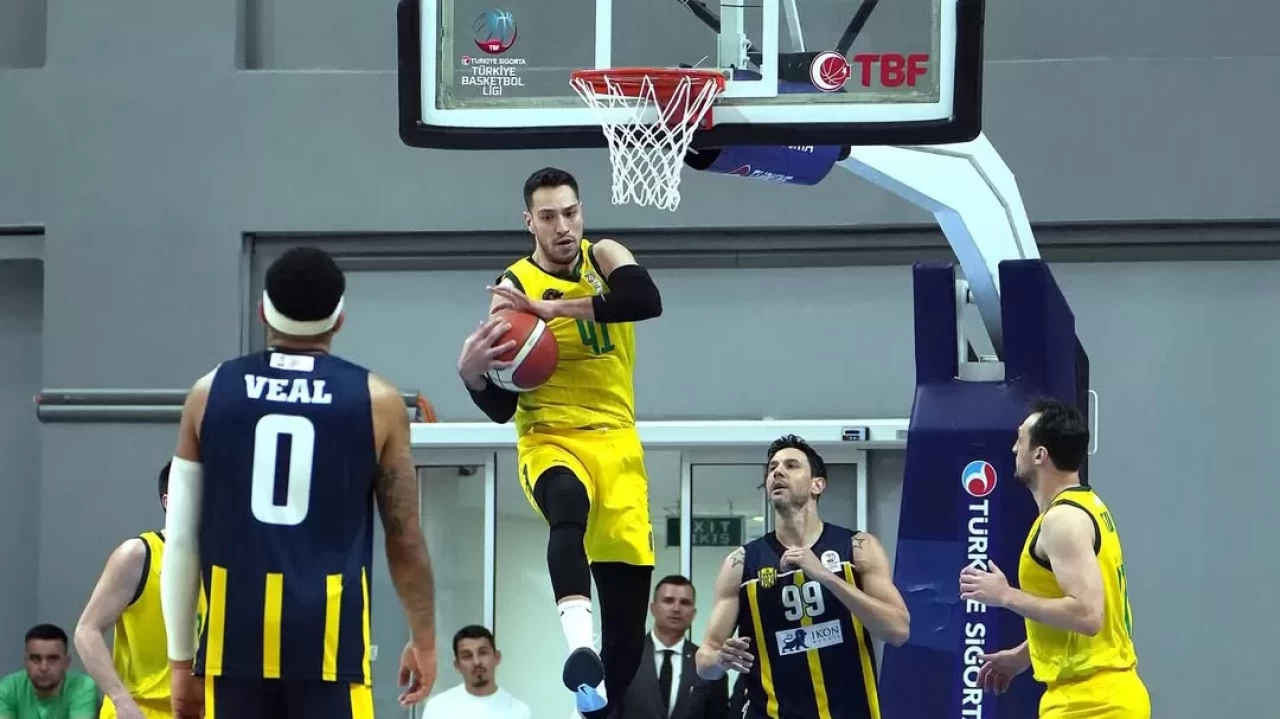 Esenler Erokspor final serisine galibiyetle başladı | TBL'de maç sonucu: Esenler Erokspor 89-81 MKE Ankaragücü