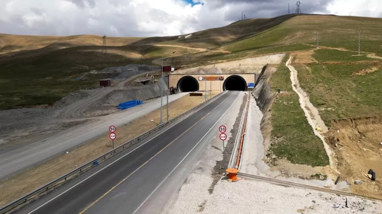 Şoförlerin çilesi son buldu: 1 saatlik yol 5 dakikaya düştü