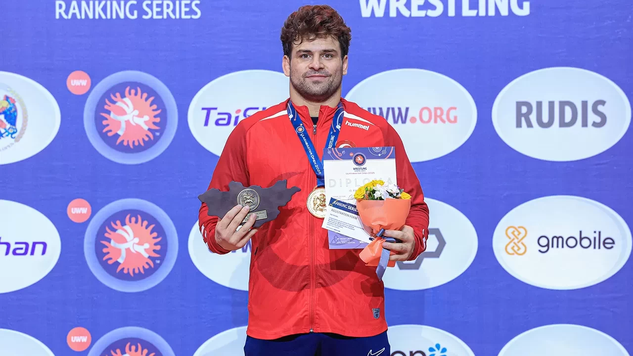 Milli güreşçi Osman Göçen, Ulanbator Open'da altın madalya kazandı