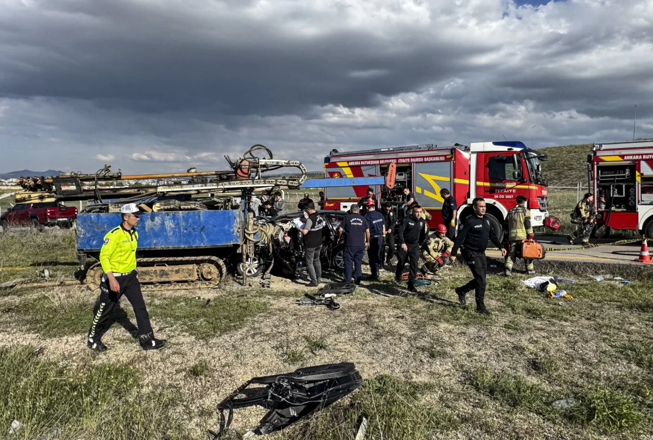 Ankara'da acı kaza: Anne ve oğlu yaşamını yitirdi