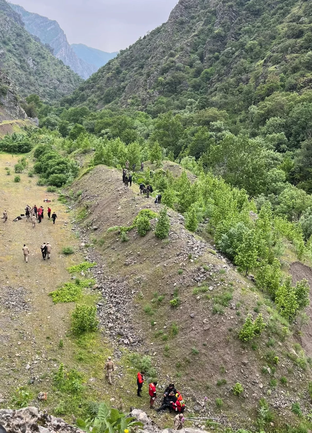 Hakkari'de derede kaybolan genci arama çalışmalarına devam edildi