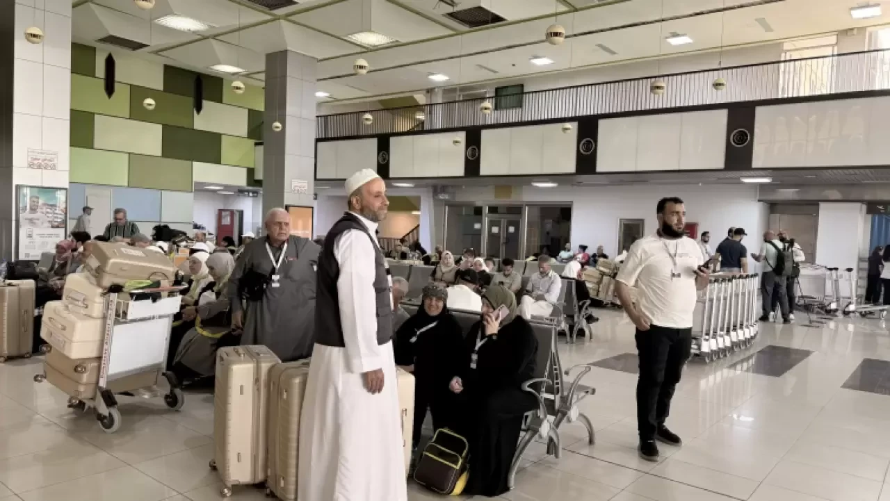 Şam'da ilk hac kafilesi, kutsal topraklara uğurlandı