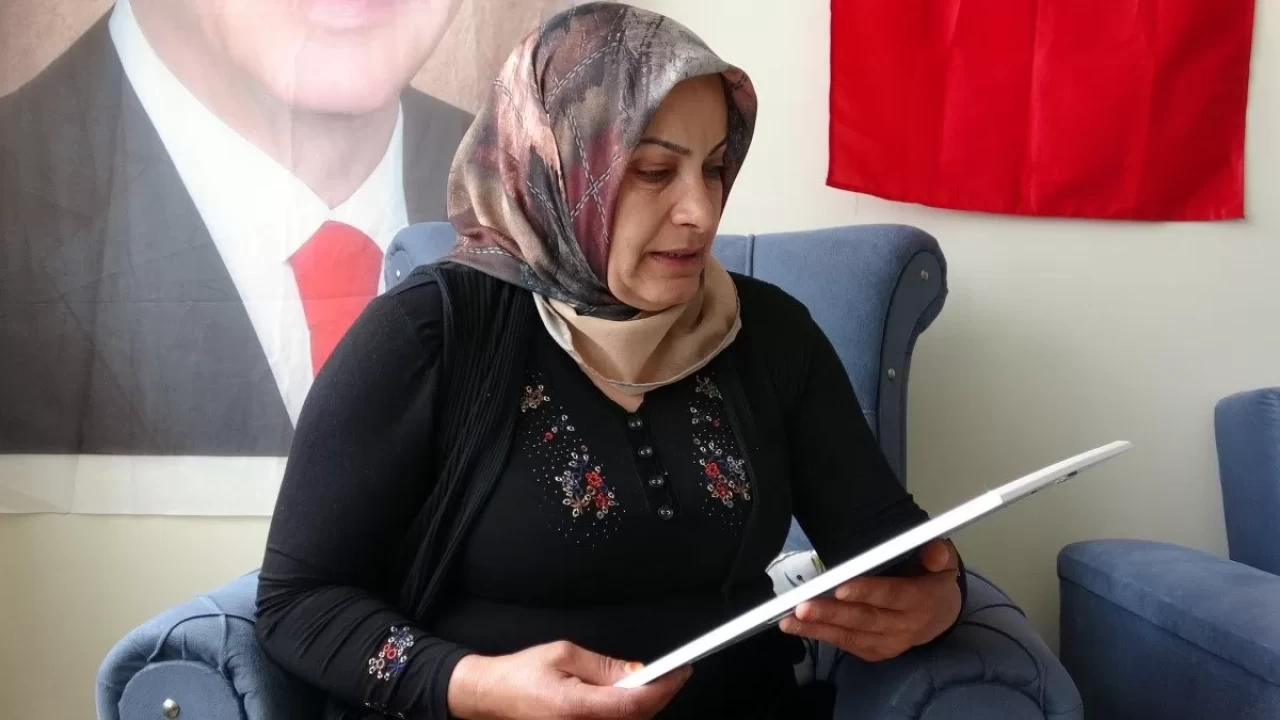 Van'da kızı dağa kaçırılan anne: Barışın kokusu çok güzel