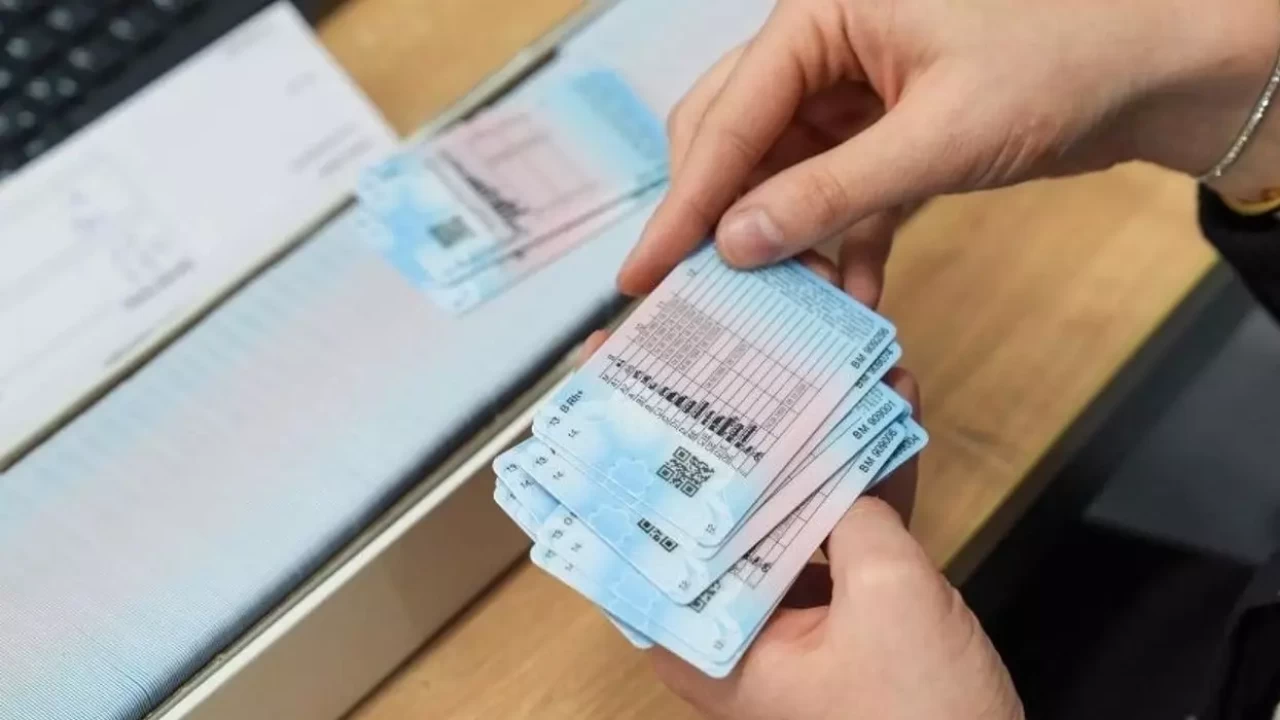 Eski ehliyetler nasıl yenilenecek? Eski ehliyetleri yenileme rehberi