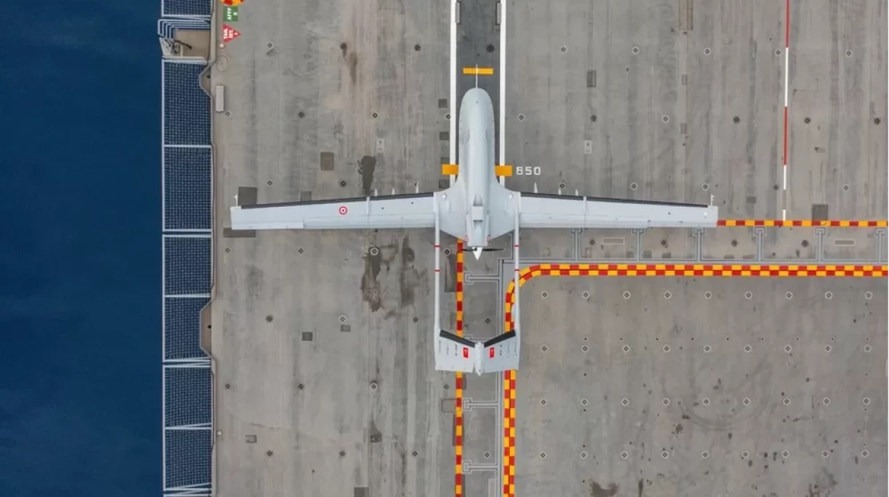 Dünyada bir ilk gerçekleşti: TB3 salvo kalkışla tarih yazdı!