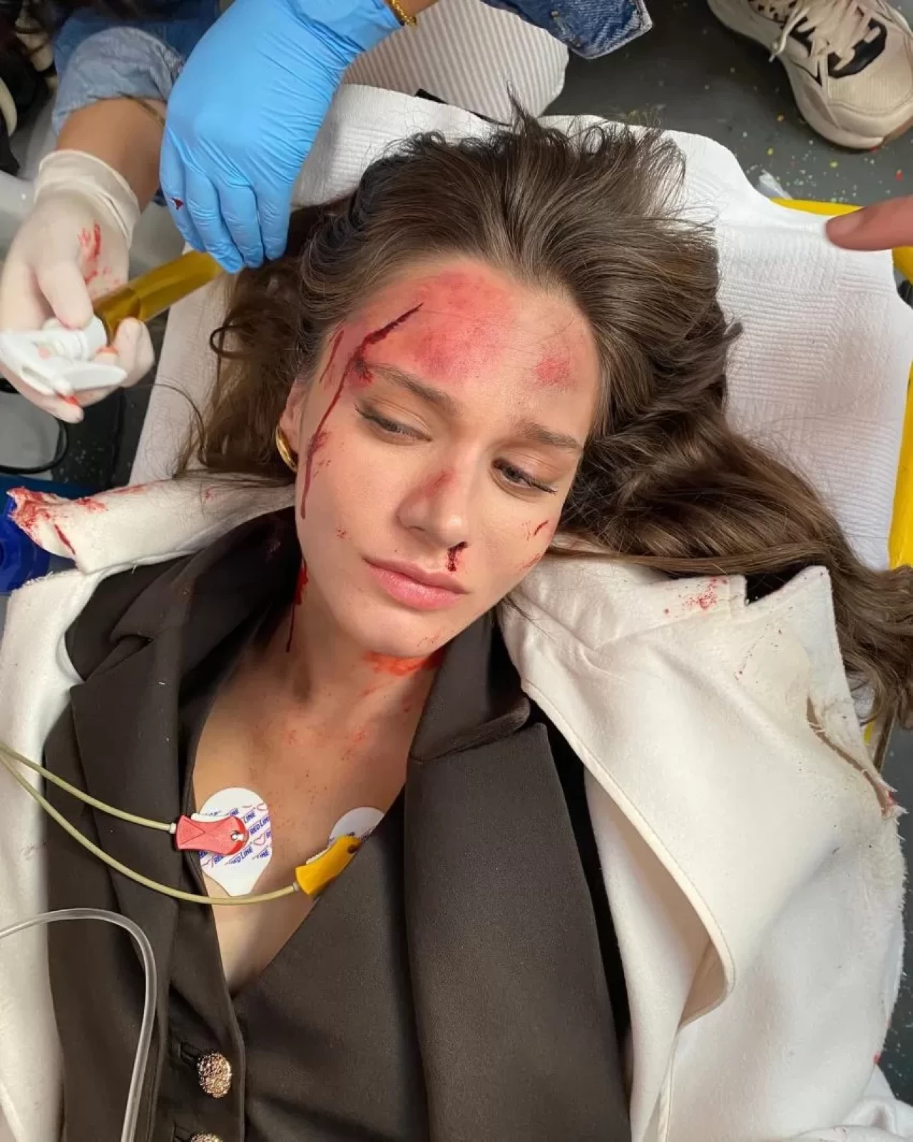 Hudutsuz Sevda’da Zeynep öldü, Miray Daner diziye gözyaşlarıyla veda etti