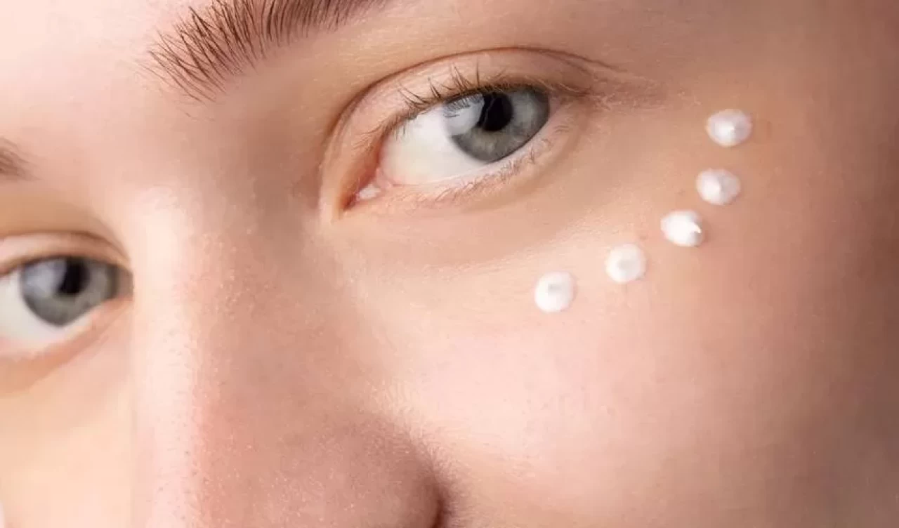 Göz çevresindeki ince çizgiler için en etkili bakım yöntemleri