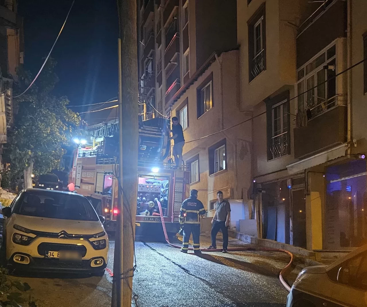 Bilecik’te metruk binada korkutan yangın!