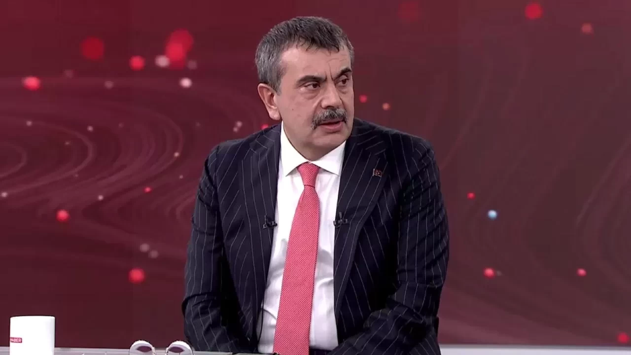 Bakan Tekin açıkladı: 12 yıllık zorunlu eğitim değişecek mi?