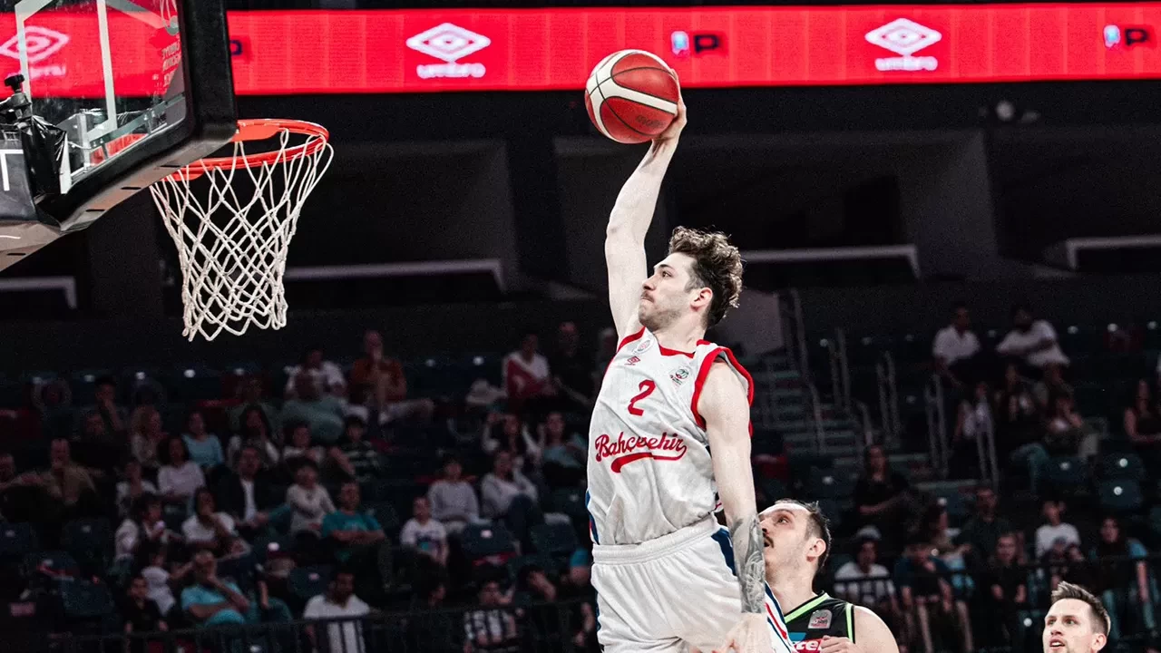 Bahçeşehir Koleji sezonu farklı galibiyetle kapattı | Basketbol Süper Ligi'nde Bahçeşehir Koleji 112-76 Merkezefendi