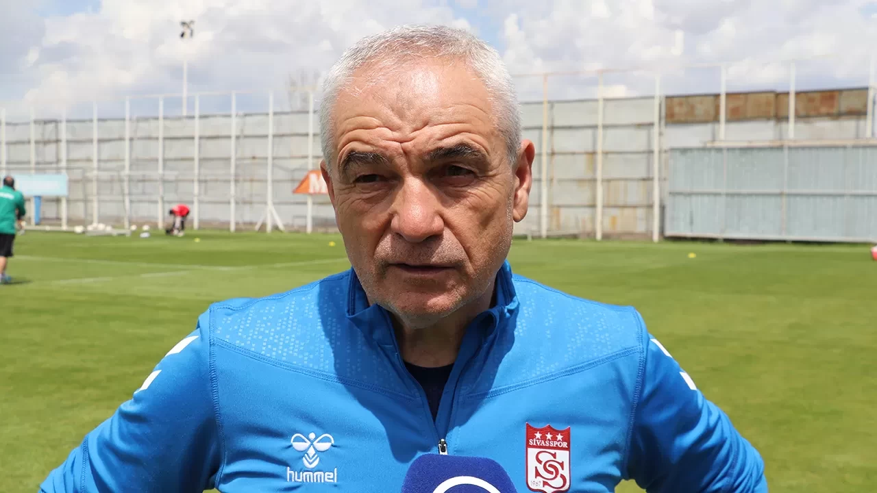 Sivasspor Teknik Direktörü Rıza Çalımbay: “Sivasspor’un ligde kalacağına inanıyoruz”