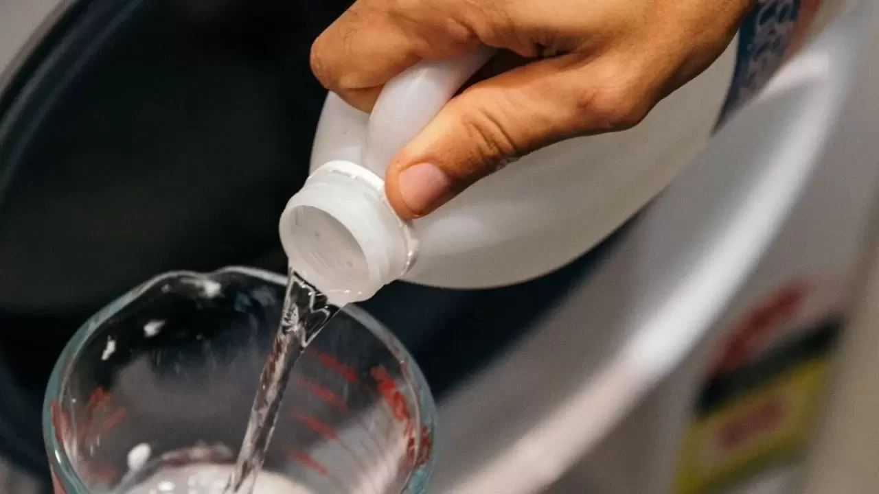 Çamaşır Suyu Çamaşıra Zarar Verir mi? Doğru Kullanımın Püf Noktaları