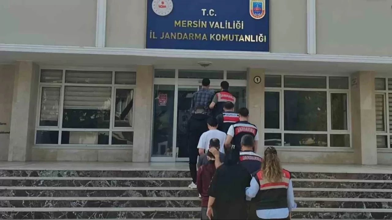 Mersin merkezli 3 ilde operasyon: Kişisel verileri ele geçirip satan şebeke çökertildi