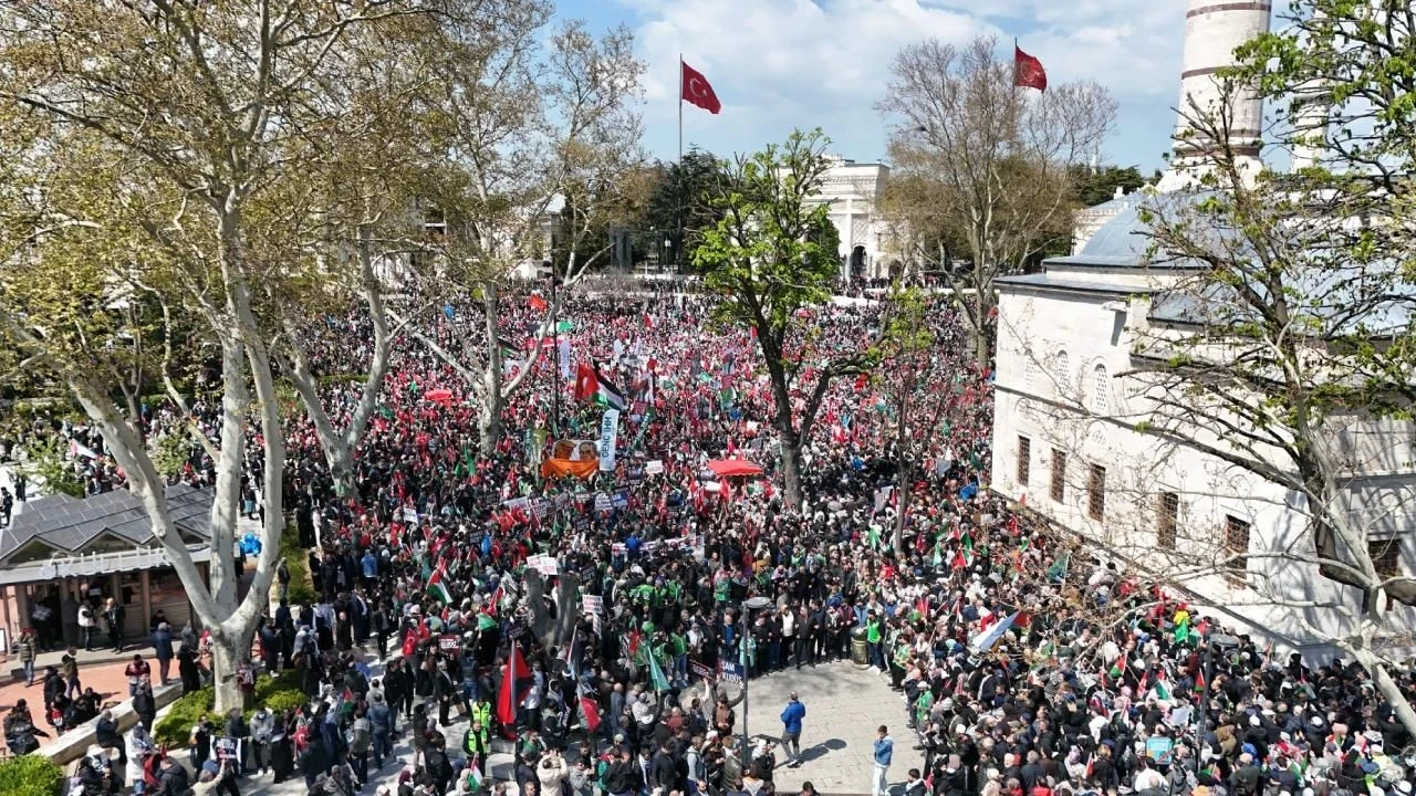 İHH'nin Gazze'ye destek yürüyüşü başladı