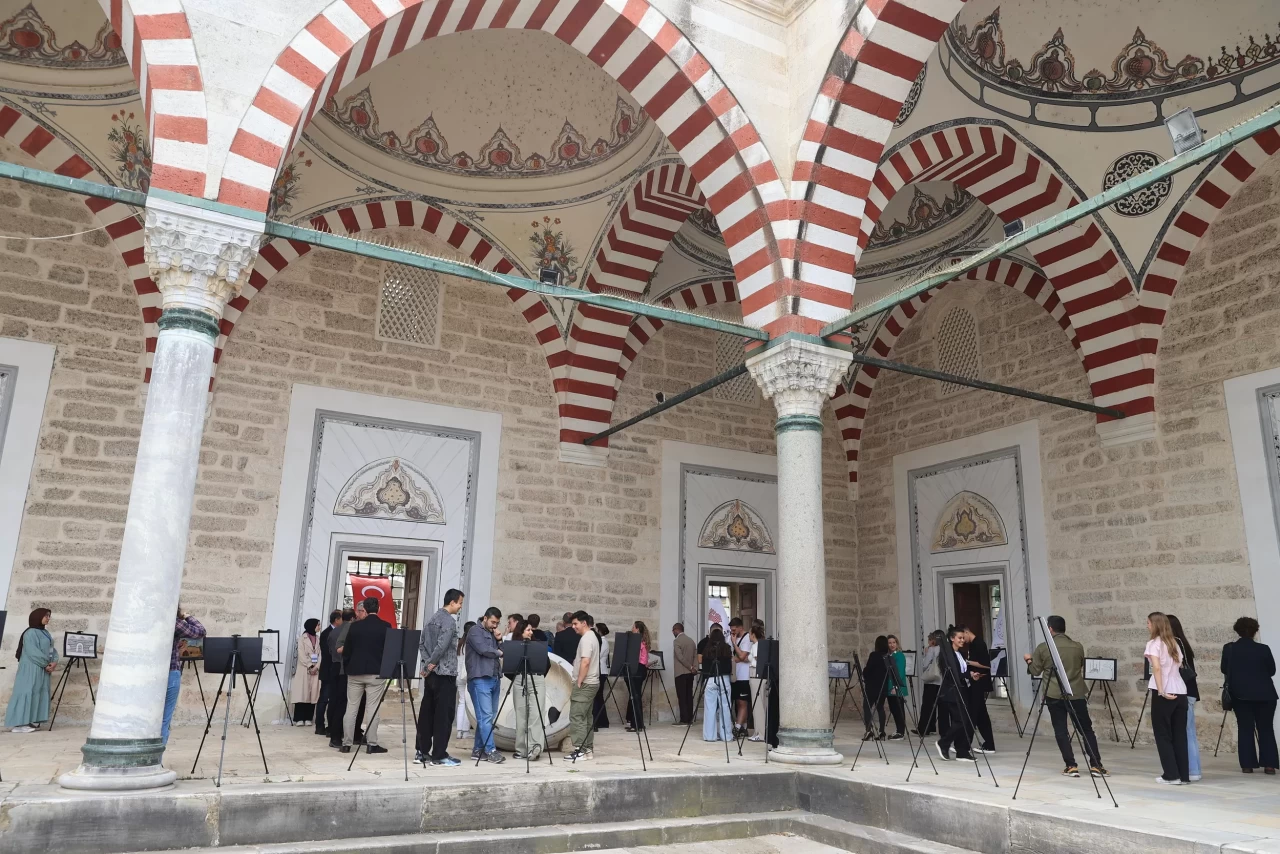 Edirne'de tarihi külliyede eskiz sergisi açıldı