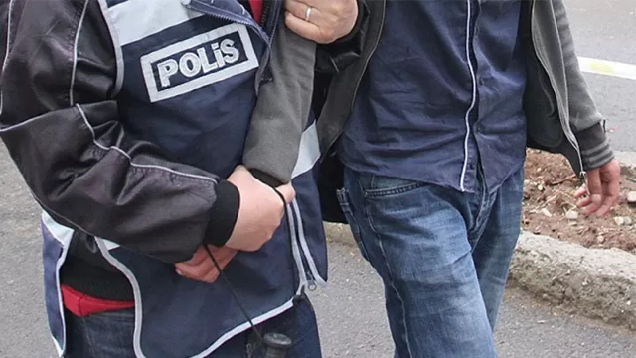 İzmir'de suç örgütü operasyonu: 10 zanlı tutuklandı