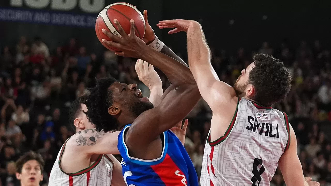Anadolu Efes erteleme maçında Karşıyaka’ya şans tanımadı | Maç sonucu: Karşıyaka 77-95 Anadolu Efes