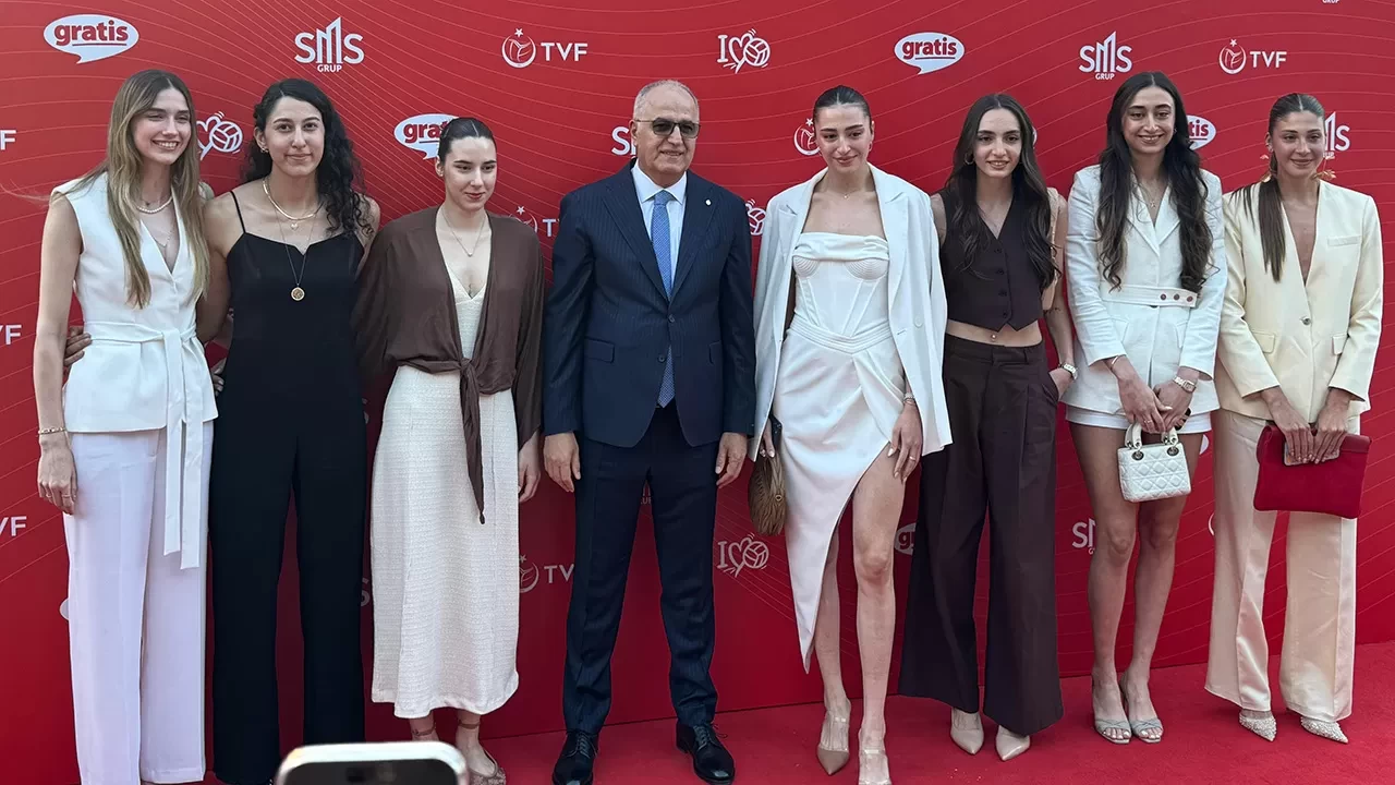 Milli voleybolcular yaz sezonuna İstanbul’daki moral gecesiyle başladı
