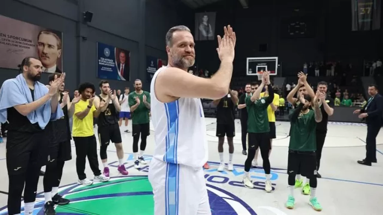 Oğuz Savaş basketbola veda etti