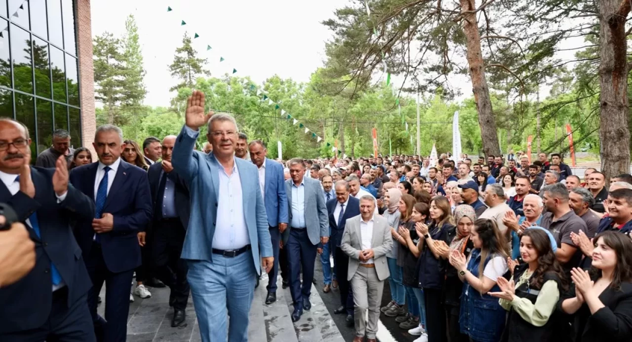 Kayseri Şeker’den ahde vefa: Yeni yemekhaneye merhum Mustafa Kılıç’ın adı verildi